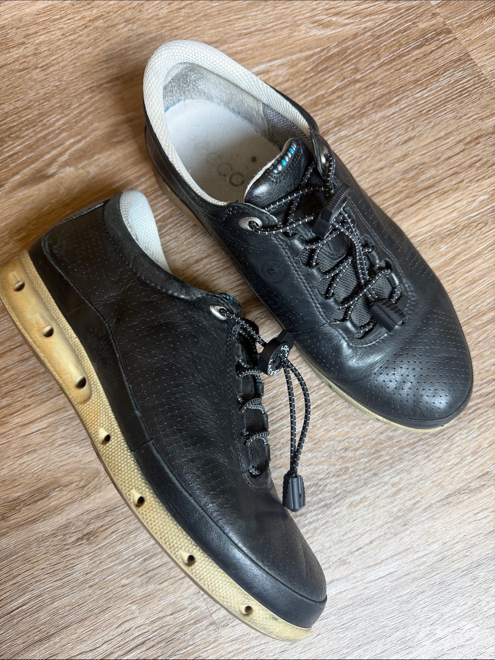 ECCO BIOM Fjuel GORE-TEX Leather Sneakers Black Walking Shoes EU 37 (size 6.5)